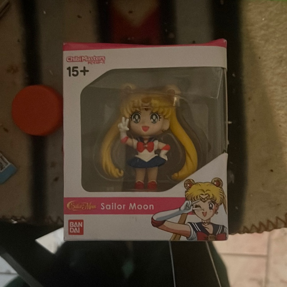 Sailor moon figure